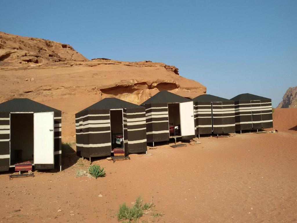 Wadi Rum Quiet Village Camp Buitenkant foto